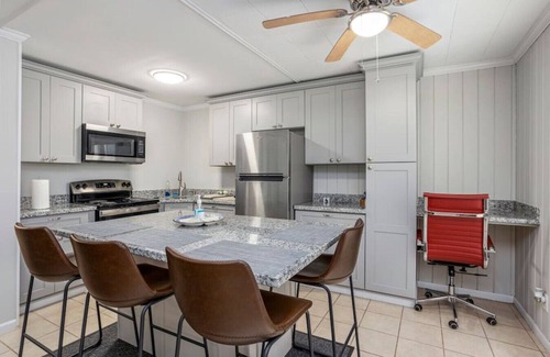 Iowa Apartment | The Secret Bayou Retreat to Rest and Unwind - HAR1