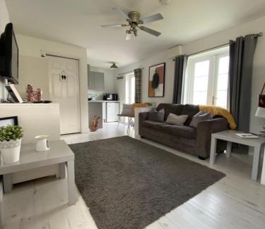 Merthyr Tydfil Bed & Breakfast | The Shed