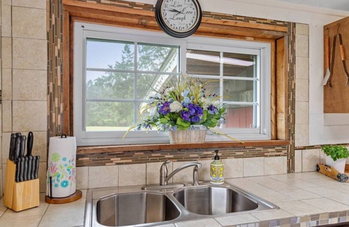 Kipling House | "The Shed on Jackson" King Bed