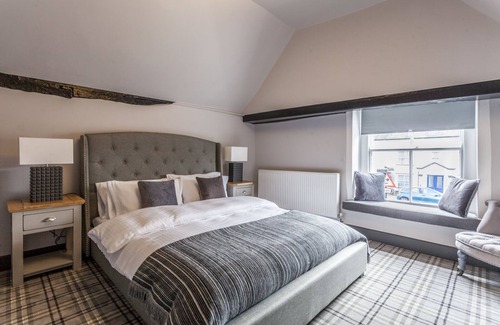 Burnham-on-Crouch Hotel | The Ship Inn