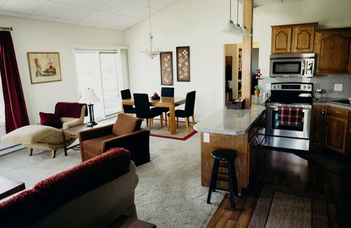 Stevensville House | The Shire - "There's some good in the world." Winery/Brewery tours available