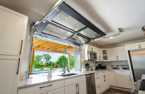 Nashport House | The Shome-3-bedroom barn on 10 acres in peaceful Thornville with AC, WiFi