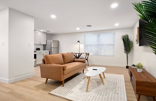 Morton Apartment | The Silo 6 - 1BD Modern Abode