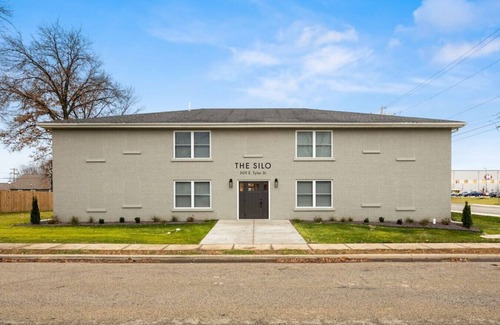 Morton Apartment | The Silo 6 - 1BD Modern Abode