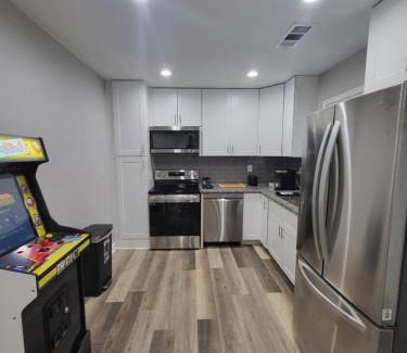 Atlanta House | The Silver Cottage