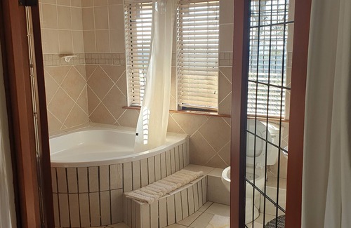 Pietermaritzburg Bed & Breakfast | The Sleeping Bao B&B