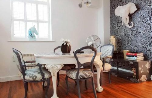 Enfield Lock Villa | The Small Arms Factory