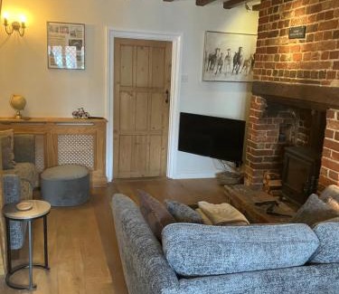 Chilham House | The Smithy Cottage