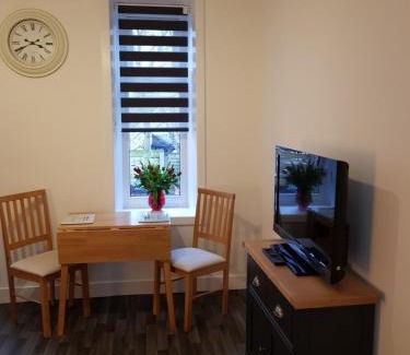 Ainley Top Apartment | The Snug at Plover Cottage Lindley