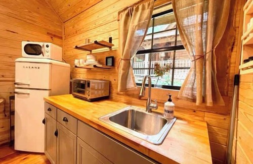 Mentone House | The Snug Nest Nestled in Canopy Woods