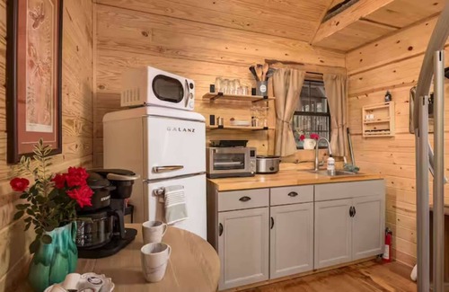 Mentone House | The Snug Nest Nestled in Canopy Woods