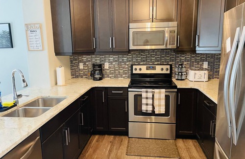 Stonebridge House | The Sophie's @ Sask (3BR/2.5BA)