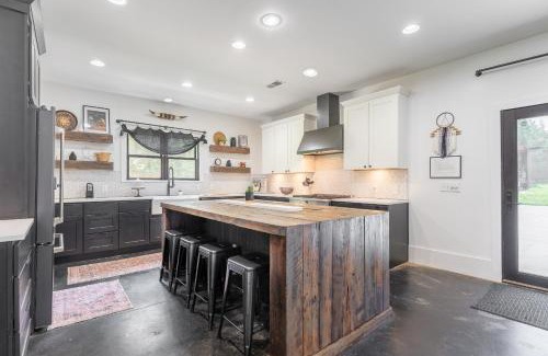 Pleasant View House | The Southern Oasis