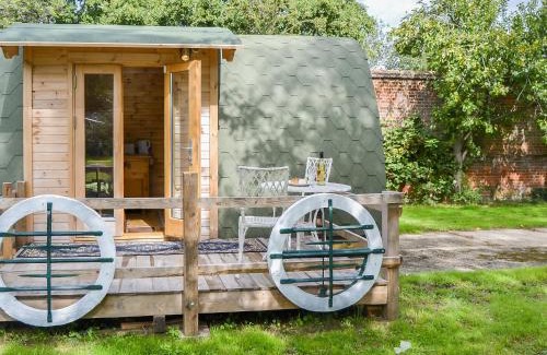 Beckingham House | The Squirrels Strelley Barn