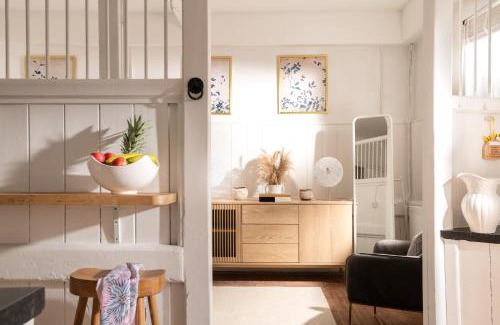 Blandford Saint Mary House | The Stable—Historic Property in Downwood Vineyard