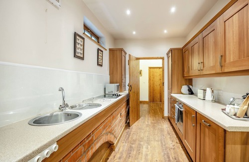 Grimsby Cottage | The Stables - UK44515