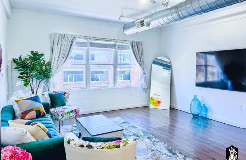 Downtown Memphis Apartment | The Stallion #302 - Modern 2BD Loft in Downtown with free parking