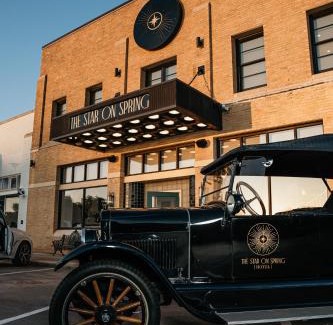 Springdale Apartment | The Star on Spring