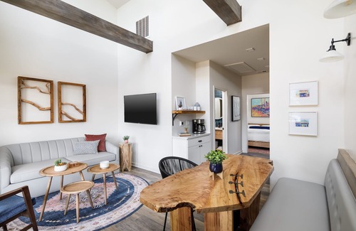 Greenville - Spartanburg Apartment | The Station by Compo Hotels