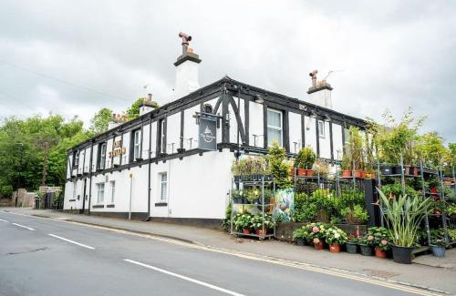 Yeadon Apartment | The Station Inn Apartment