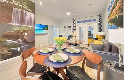 Bentonville - Fayetteville Apartment | The Stay at Steuben Fire Pit Brand new furniture