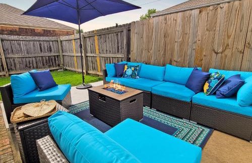 Bentonville - Fayetteville Apartment | The Stay at Steuben Fire Pit Brand new furniture