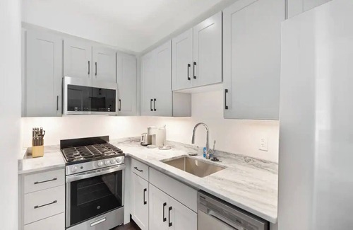 Westside Apartment | The Stono Suite at 697 King