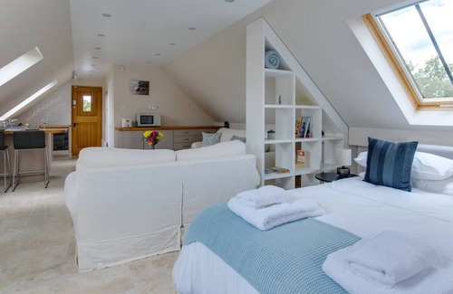 Abbess Roding Apartment | The Studio in the beautiful Maidstone