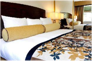 Fisherman's Wharf Resort | The Suites at Fisherman's Wharf