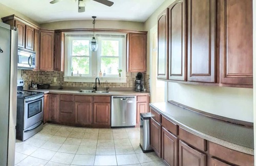 Noblesville House | The Sunny Maple! Summ