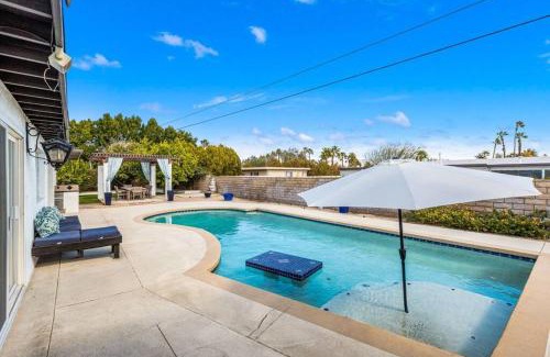 Racquet Club South House | The Sunny Side House