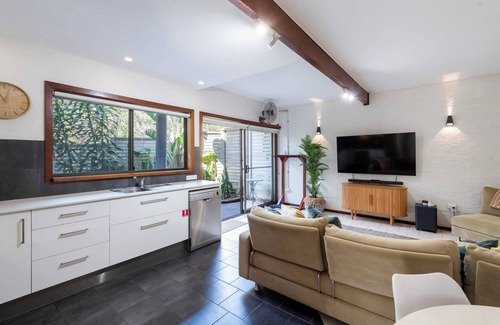 Angourie Apartment | The Surf Pad - Oceanstays - Pet Friendly