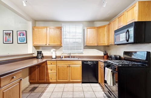 East Riverside House | The Tchoup House, Rock out Nextdoor to Tipitina’s music club Uptown