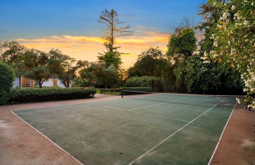 Walnut Grove House | The Tennis House. A Mid-Century Modern River Getaway