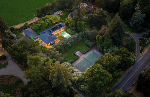 Walnut Grove House | The Tennis House. A Mid-Century Modern River Getaway