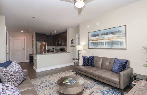 Oxford House | The Texan at 514 by Apex Short Term Stays