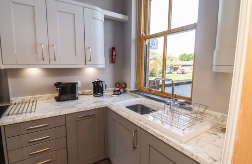 Allerston Cottage | THE TICKET OFFICE ALLERSTON, romantic in Thornton-Le-Dale