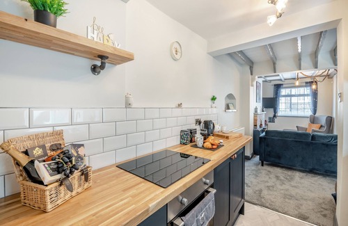 Guisborough Cottage | The Tipsy Bee at 143.