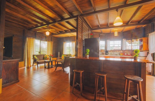 La Fortuna Cabin | The Toucan Nest - 4BR AC, Gated, Pool. Enjoy!