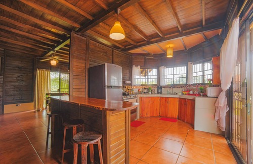 La Fortuna Cabin | The Toucan Nest - 4BR AC, Gated, Pool. Enjoy!