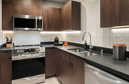 Milwaukee Hotel | The Trade, Autograph Collection