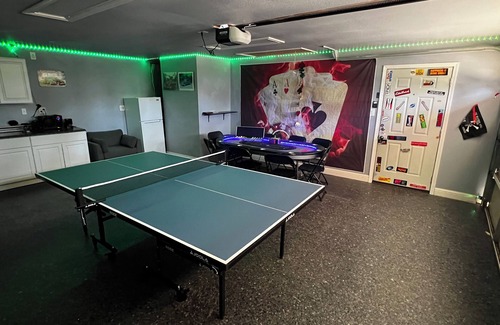 Placerville House | The Tree House 4-bedroom house in charming Placerville with AC sleeps 8