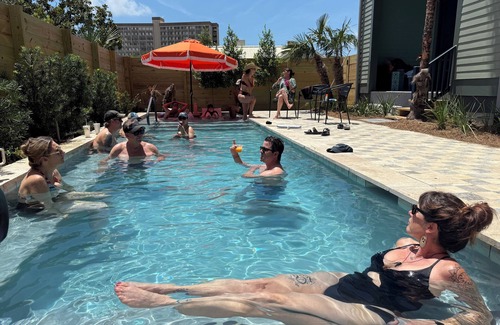 Biloxi House | The Treehouse @ The Pullman House, Downtown Ocean Springs Condo w/Pool