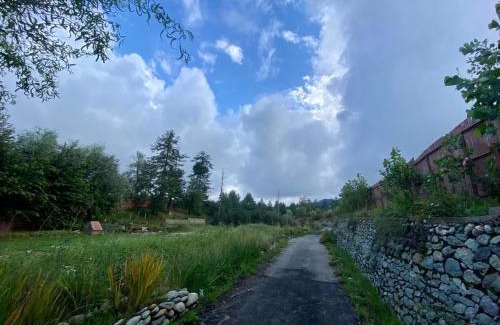 Srinagar House | The troutt stream