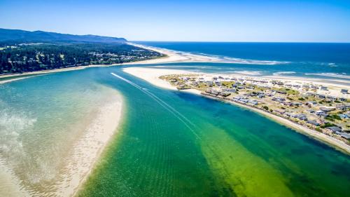 Waldport House | The Turtles Nest