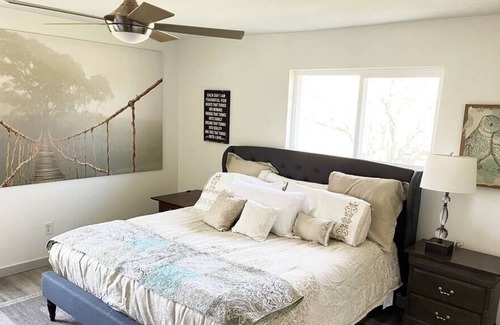 Lowell House | The Twin House Summar