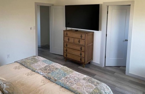 Lowell House | The Twin House Summar