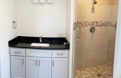 Lowell House | The Twin House Summar