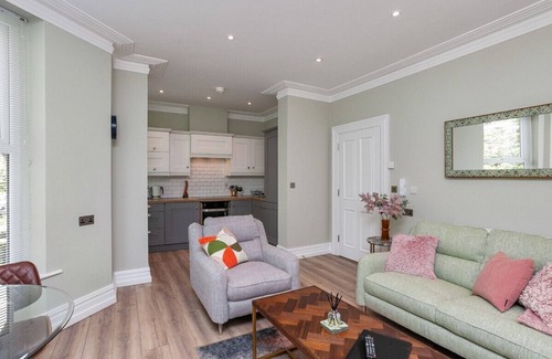 Queens Quarter Apartment | The Ulsterville Residences