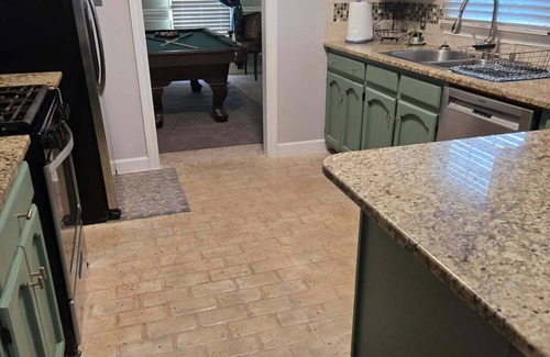 Mobile House | The University of South Alabama Poolside Getaway🇺🇲Veteran Own ⚓️